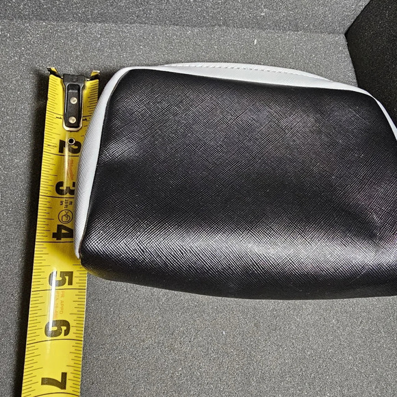 COLE HAAN AMERICAN AIRLINES ZERO GRAND Amenity Kit Cosmetic Travel Holder Zip se - Picture 6 of 7